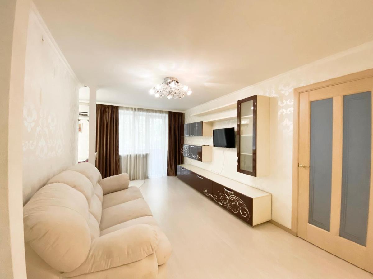 Beautiful 1-Bedroom Near Most City Center Dnipro Exterior foto