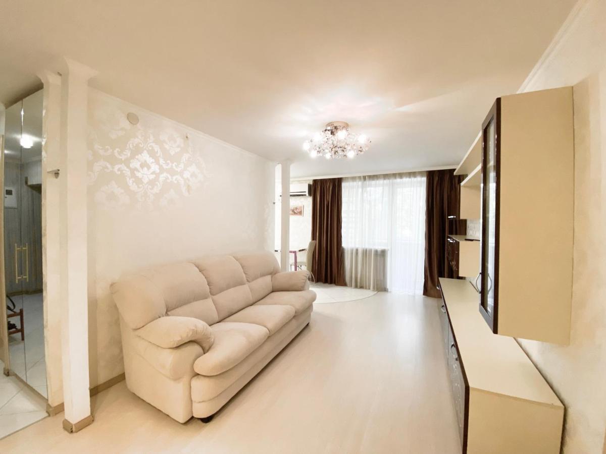Beautiful 1-Bedroom Near Most City Center Dnipro Exterior foto