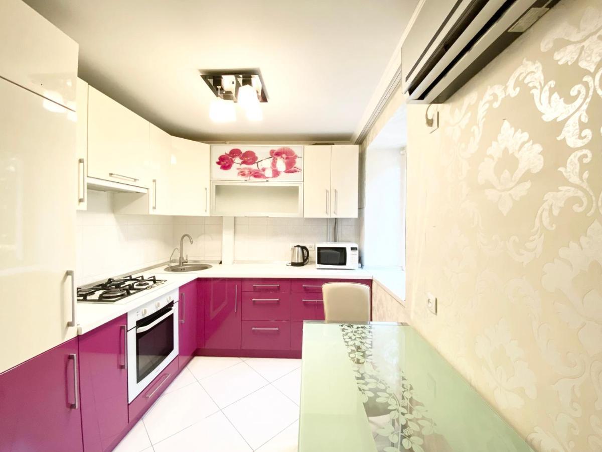 Beautiful 1-Bedroom Near Most City Center Dnipro Exterior foto