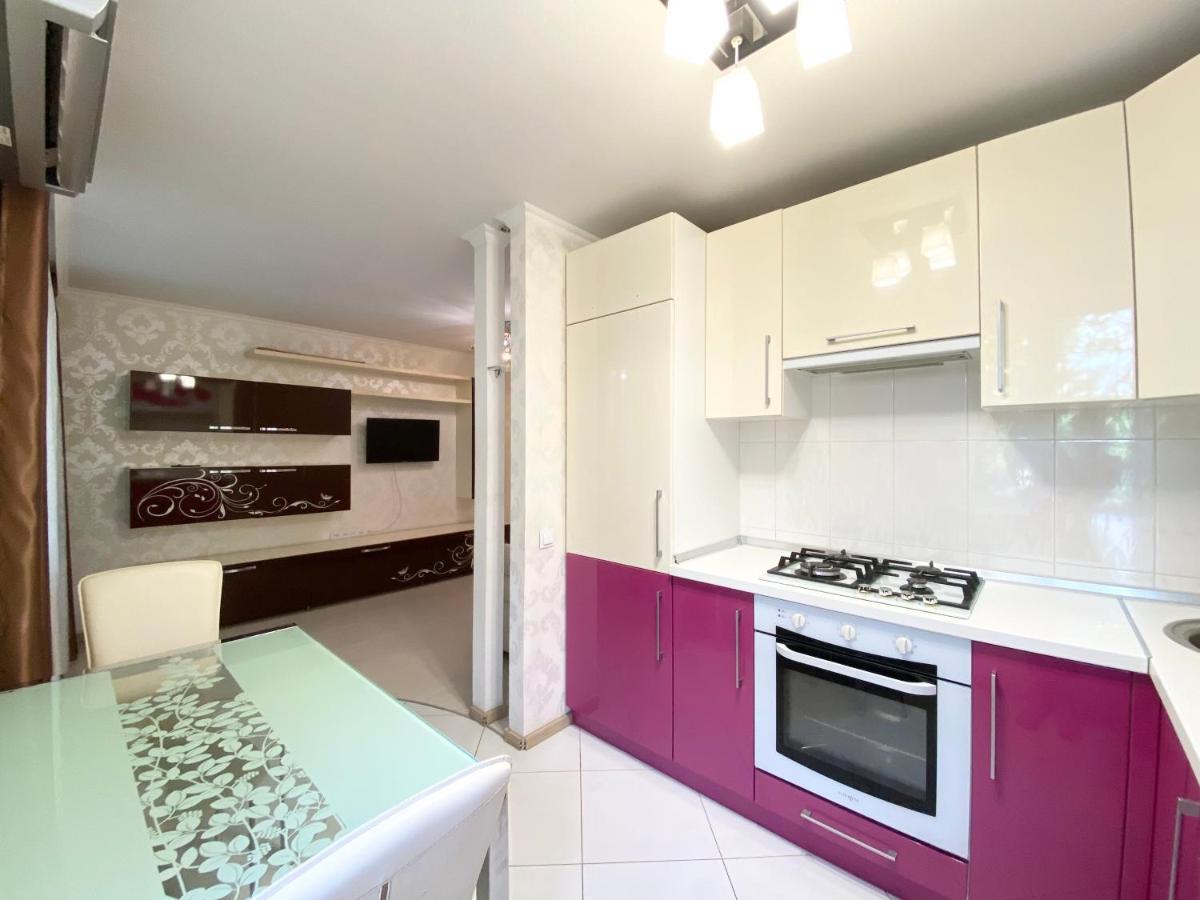 Beautiful 1-Bedroom Near Most City Center Dnipro Exterior foto